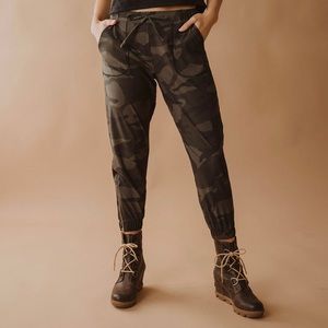 Albion Fit Camo Jetsetters